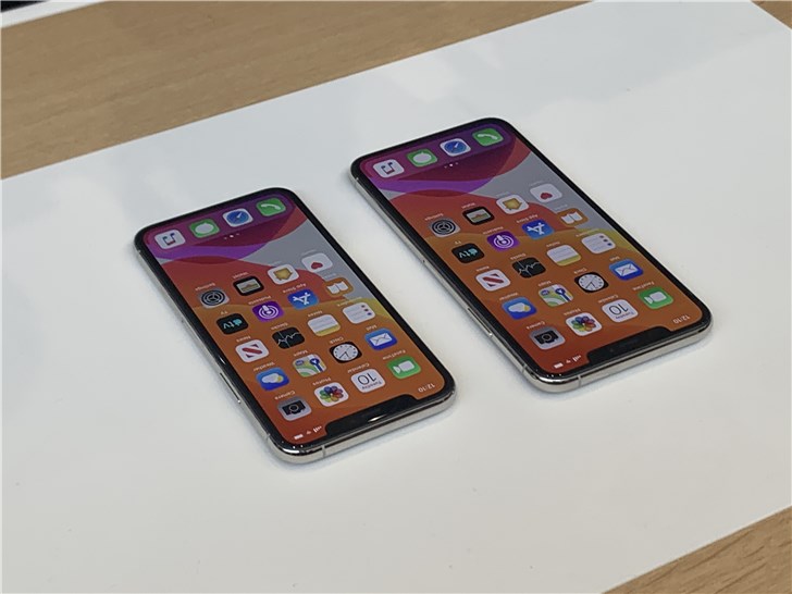 如果每年买一款新 iPhone，总共需要多少成本？