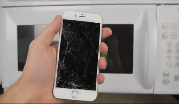 微软小娜调戏苹果Siri：只是变大而已