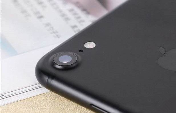 iPhone 7 保护壳再曝光：真亦假来假亦真