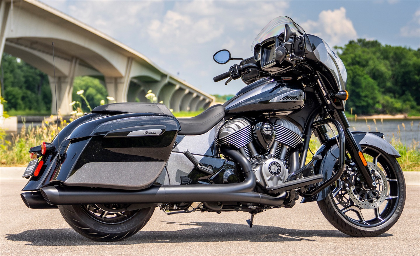 香奈儿 iPhone 手机壳上架开卖，价格一万起步