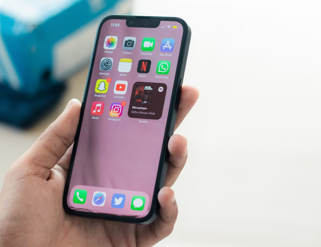 iPhone SE 4真的来了，今年 10 月开始量产