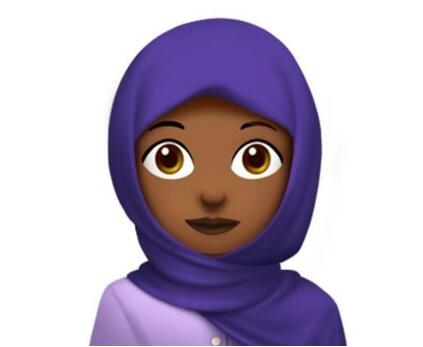 国外用户打磨 Apple Card 白色涂层，制作裸色钛金属卡片