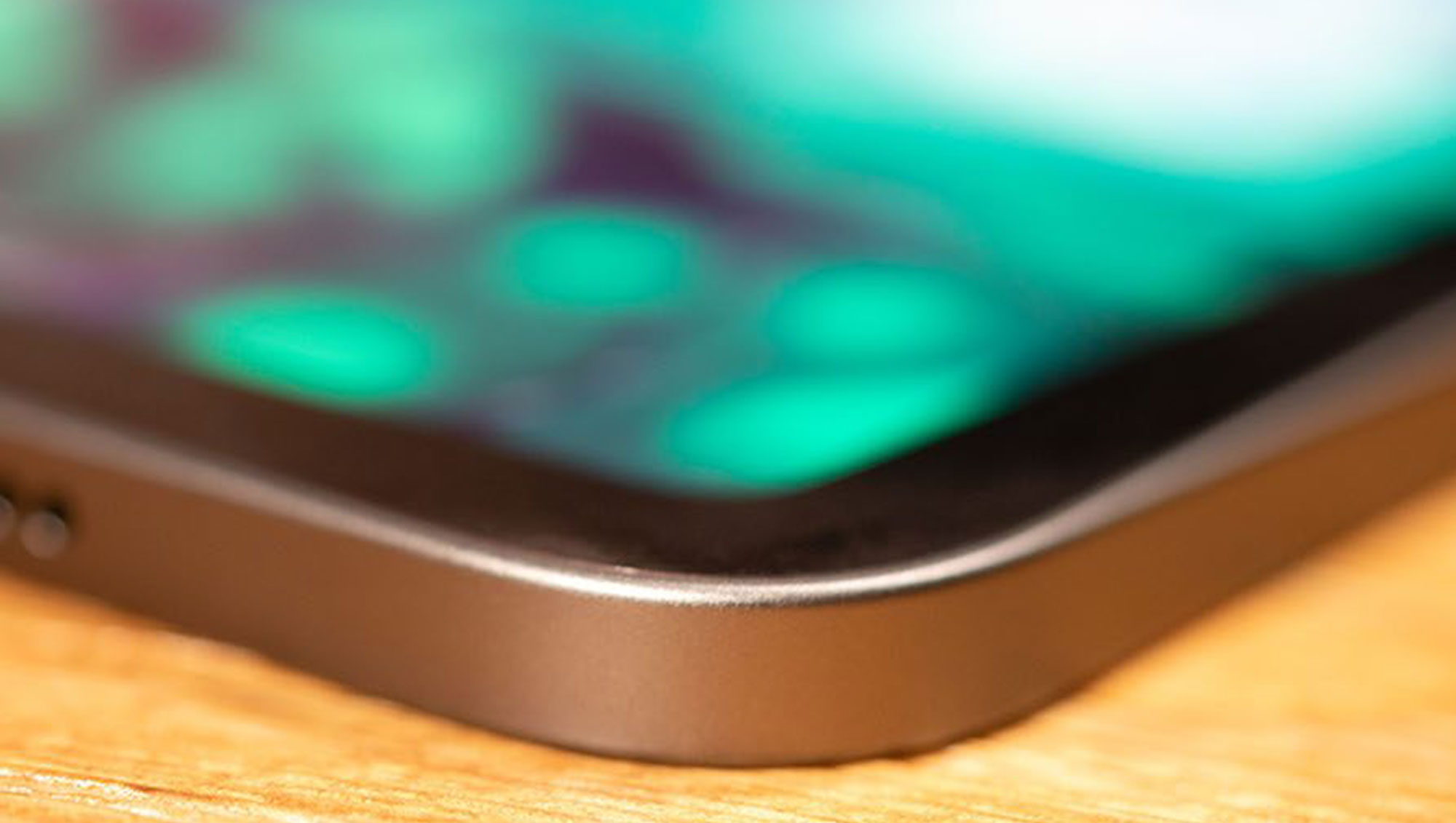 iPhone 15 Pro Max 原型机上手,触觉音量 / 电源按钮成最大亮点 iPhone 15 Pro Max 原型机上手,触觉音量 / 电源按钮成最大亮点