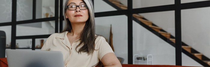 经测试，外媒发现 iPhone XS 新电池壳可给 iPhone X 充电