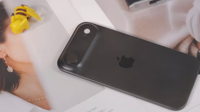 新 AirPods 渲染图曝光,或将采用黑白灰金四种配色 新 AirPods 渲染图曝光,或将采用黑白灰金四种配色