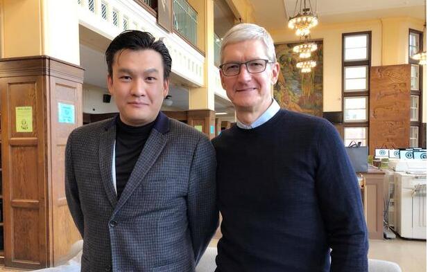 iPhone夜间充电致起火 一觉醒来闺房成这样了 iPhone夜间充电致起火 一觉醒来闺房成这样了