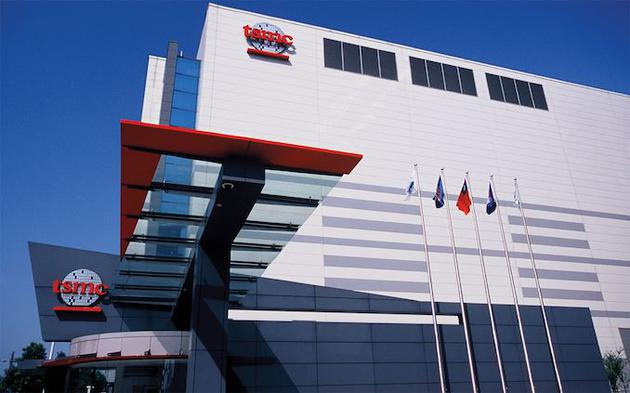 iPhone 8 将放弃 Home 键和 Touch ID 以 “功能区” 取代 iPhone 8 将放弃 Home 键和 Touch ID 以 “功能区” 取代