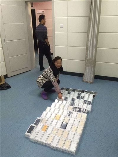 iPhone 13 系列发布后,苹果官网下架 256GB 版 iPhone SE 2 iPhone 13 系列发布后,苹果官网下架 256GB 版 iPhone SE 2