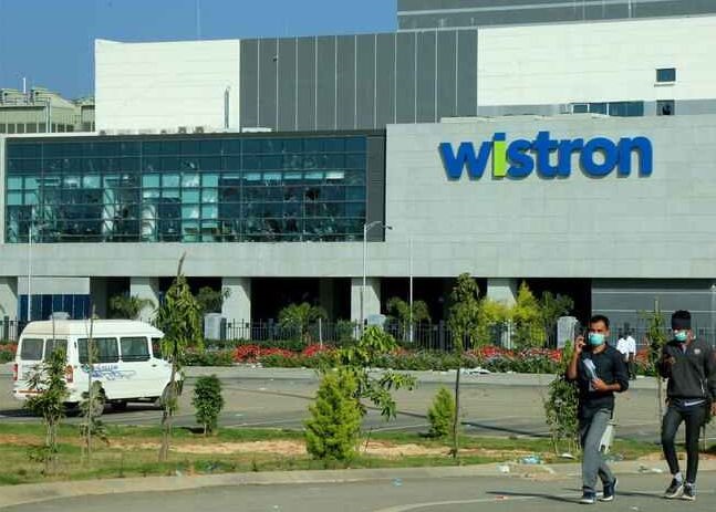 iOS 10全新锁屏界面可操作性高不高，试试便知！