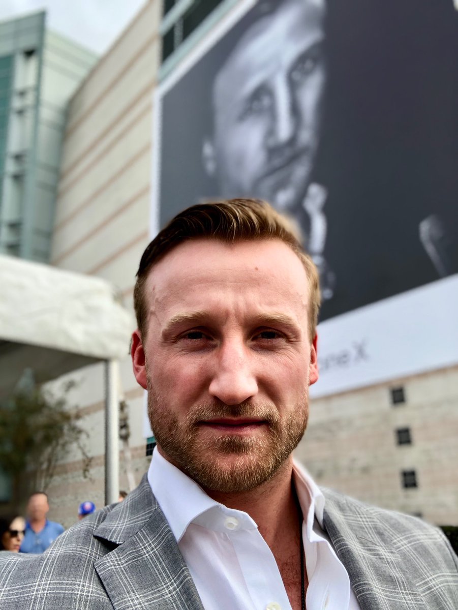 爆料：苹果 iPhone 17 Pro 后置摄像头面板与机身同色