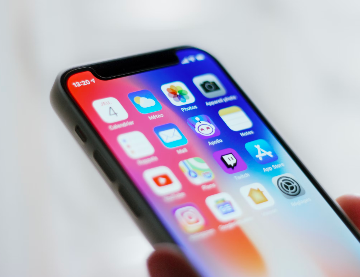 代工厂被iPhone 8量产逼疯：苹果强推iPhone 7S！