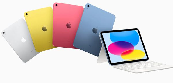  可爱双胞胎在万圣节饰演 AirPods 耳机走红网络，获库克点赞