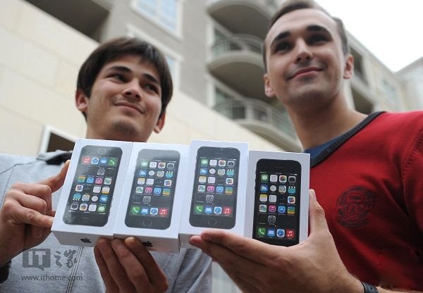 OLED的iPhone有多好？ 反正三星夏普已迫不及待